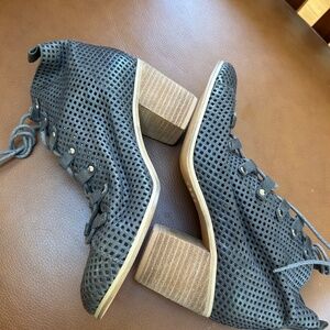 SILENT D Anthropologie Karaz leather booties size 36.